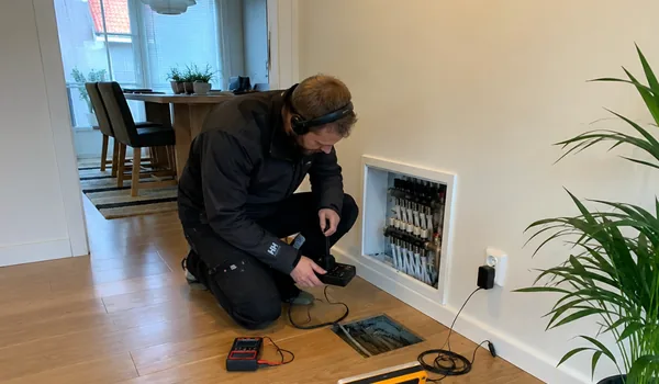 Repair of underfloor heating, search for the location of the fault, repair call also follows the replacement of the floor covering, during which the ring pipe has been damaged.
